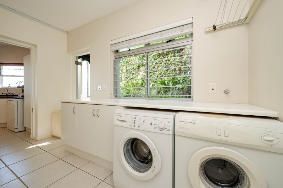 5 Bedroom Property for Sale in Signal Hill Western Cape